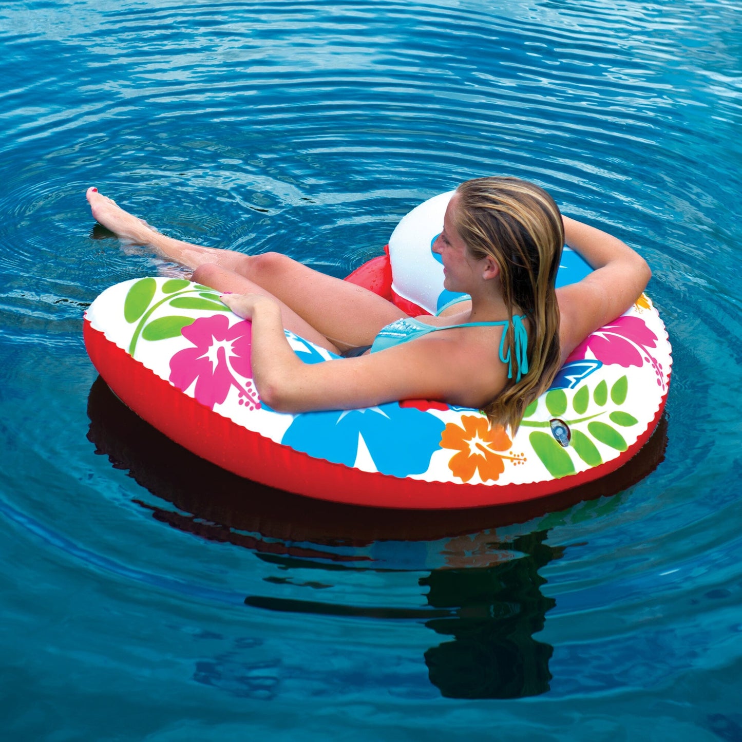 U-Float Lounge