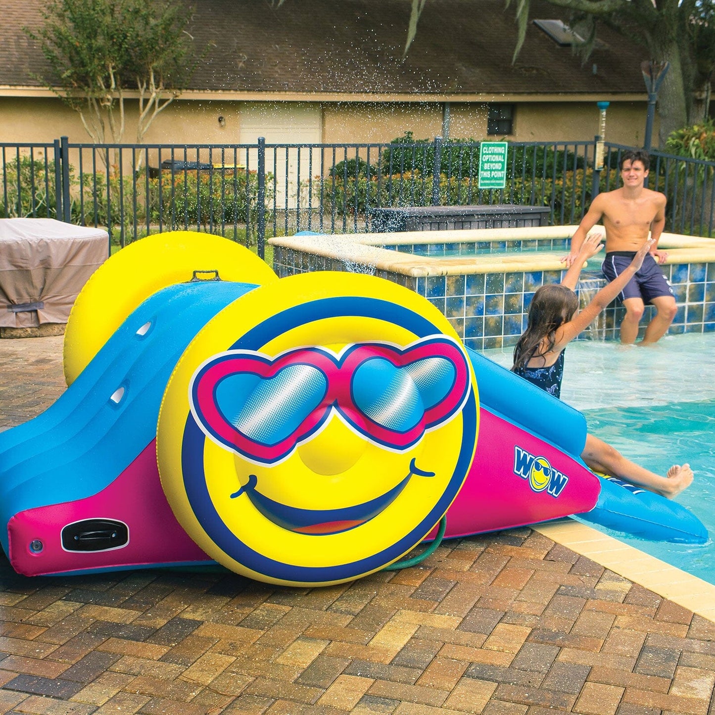 Fun Slide Pool Slide with Sprinkler