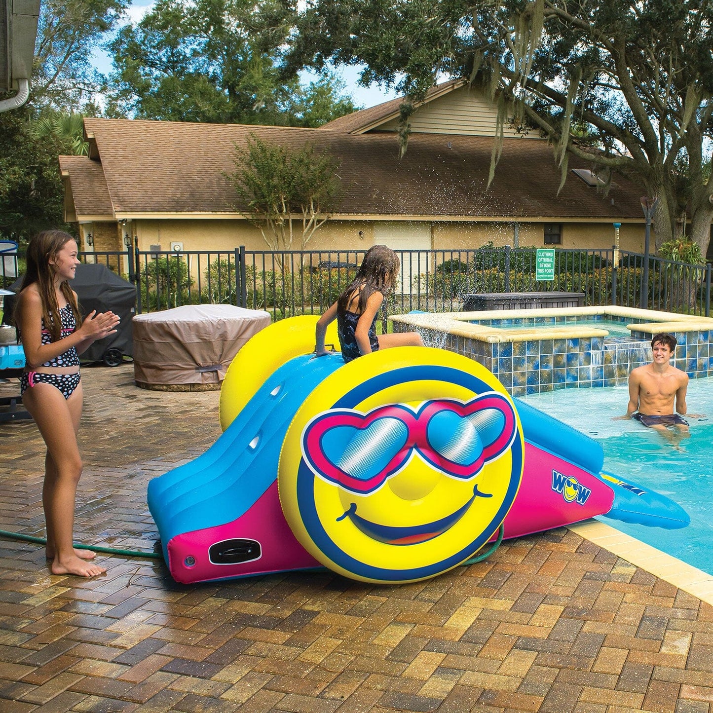Fun Slide Pool Slide with Sprinkler
