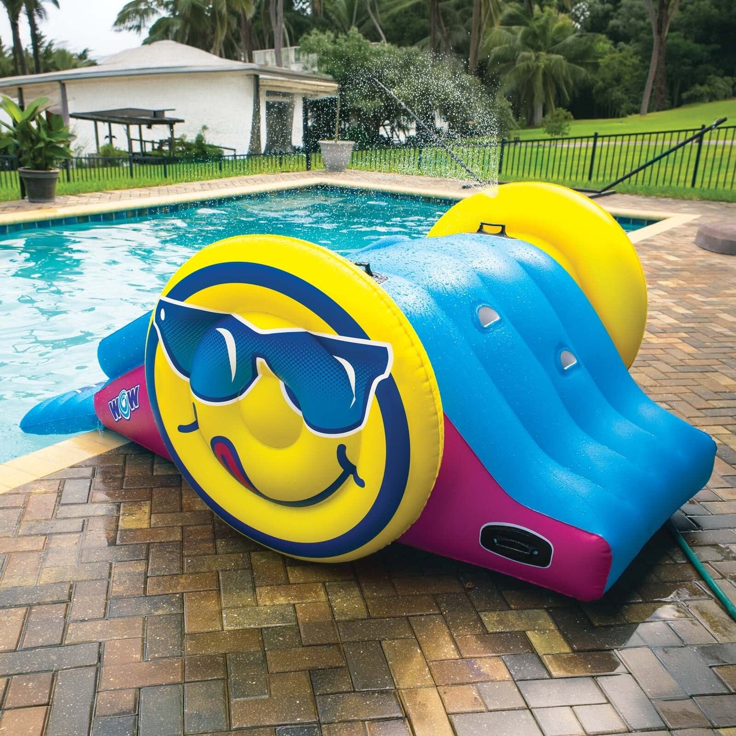 Fun Slide Pool Slide with Sprinkler